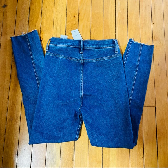 ABERCROMBIE HIGH RISE ANKLE JEANS - Picture 7 of 7